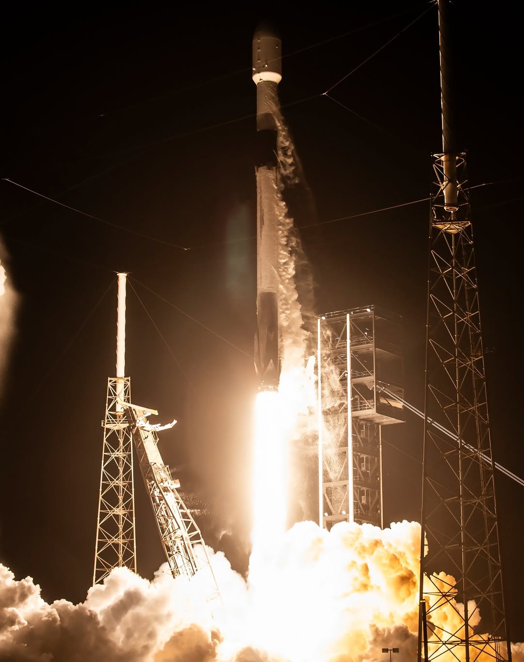 猎鹰9号从佛罗里达州发射RRT-1任务