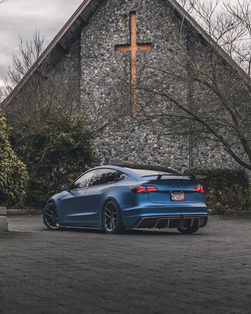 周日教堂

🚗 @afina_tm3 
🏡 BC @teslaclubofamerica