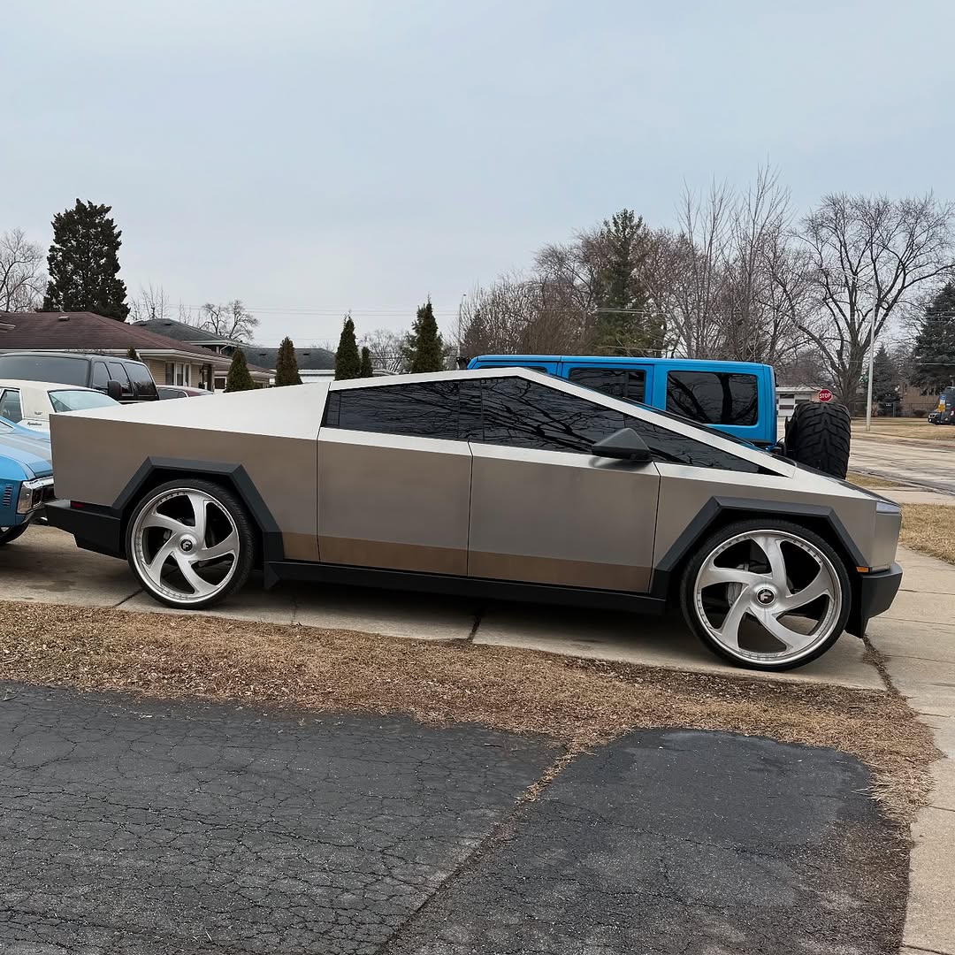 @1stunnas_smitty #Cyber​​Truck 30” #Forgiato @wheels by @e@wheels4@elite_414 @forgiato