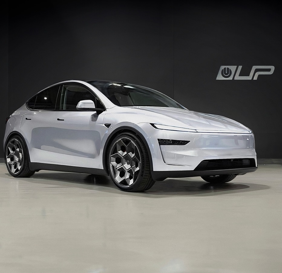 在CybrhexARE中提前运送到新型号y购买者📦✈️

有史以来最好的DAI1⟧驾驶员值得遵循“未来应该像未来的未来”精神的车轮。 @unpluggedperformance