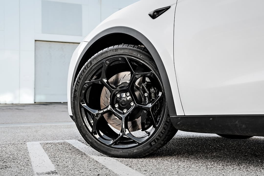 无论您的重点是在赛道上获得更多无淡入淡出的乐趣，在您最喜欢的后卫上还是安全上学，改善您的制动性能是纯UPSIDE，UP X PFC铁面大制动套件（BBK）。 

将其与我们轻巧的UP-05车轮结合使用，您将获得完美的DAI并跟踪WARRior。 @unpluggedperformance