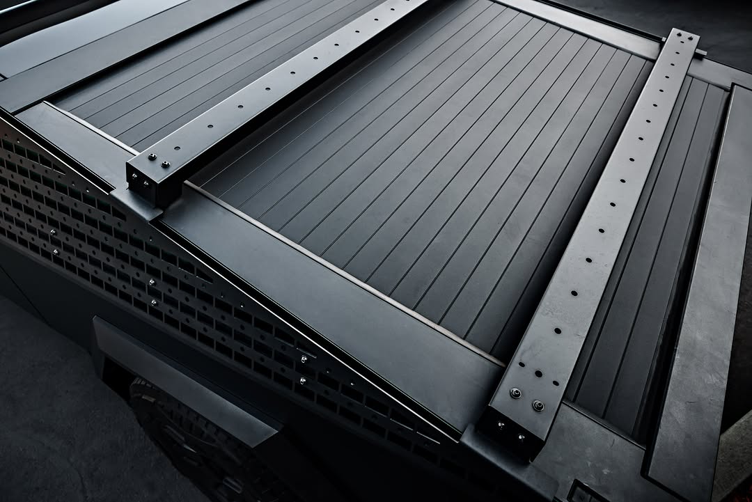 向上MollesAIL面板 +屋顶rAIlset安装ARE推出！我们认识你们许多人ARewAIting，并且我们正在努力努力赶上。

我们的Autospateam在Pure PPF Forest Green中使用了最新的客户Cyber​​truckWrAPP，收到了完整的ROVERRAIL和MOLLE RACK的UP升级。我们的技术team安装了将REAR外部转换为越野的功能安装表面所需的一切。 @unpluggedperformance