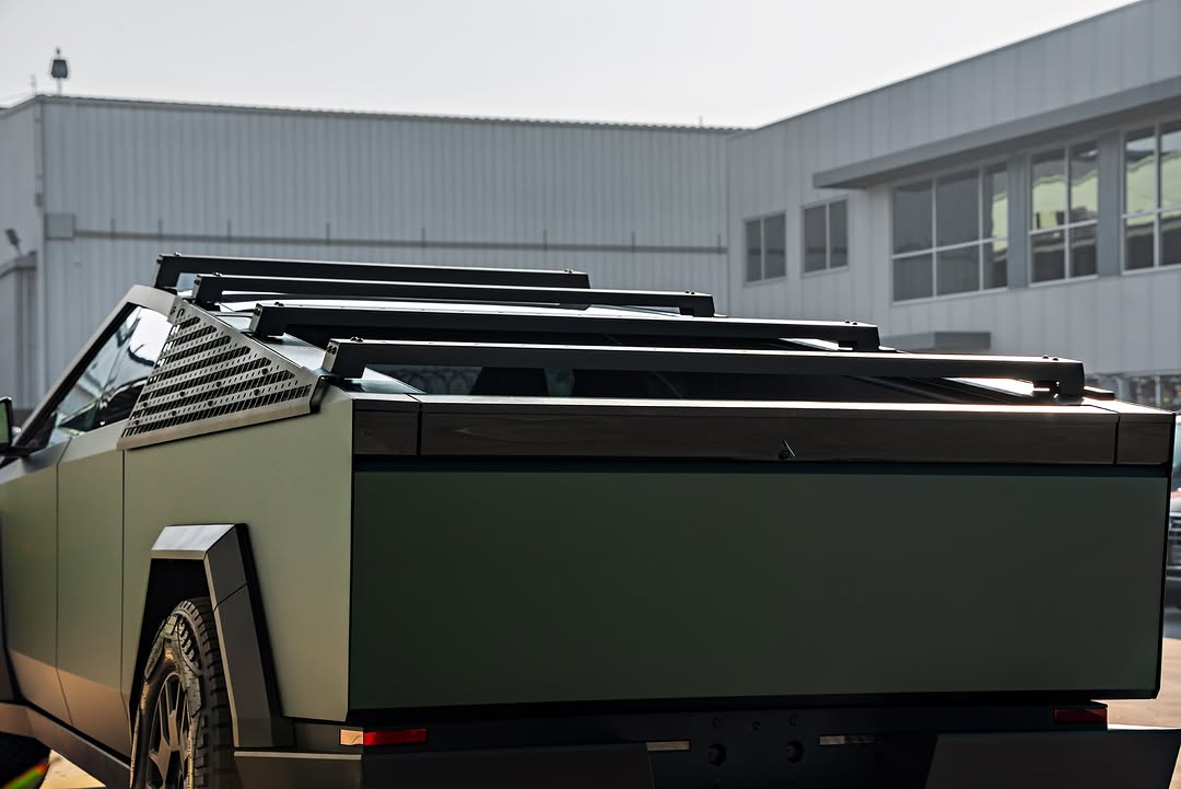 向上MollesAIL面板 +屋顶rAIlset安装ARE推出！我们认识你们许多人ARewAIting，并且我们正在努力努力赶上。

我们的Autospateam在Pure PPF Forest Green中使用了最新的客户Cyber​​truckWrAPP，收到了完整的ROVERRAIL和MOLLE RACK的UP升级。我们的技术team安装了将REAR外部转换为越野的功能安装表面所需的一切。 @unpluggedperformance