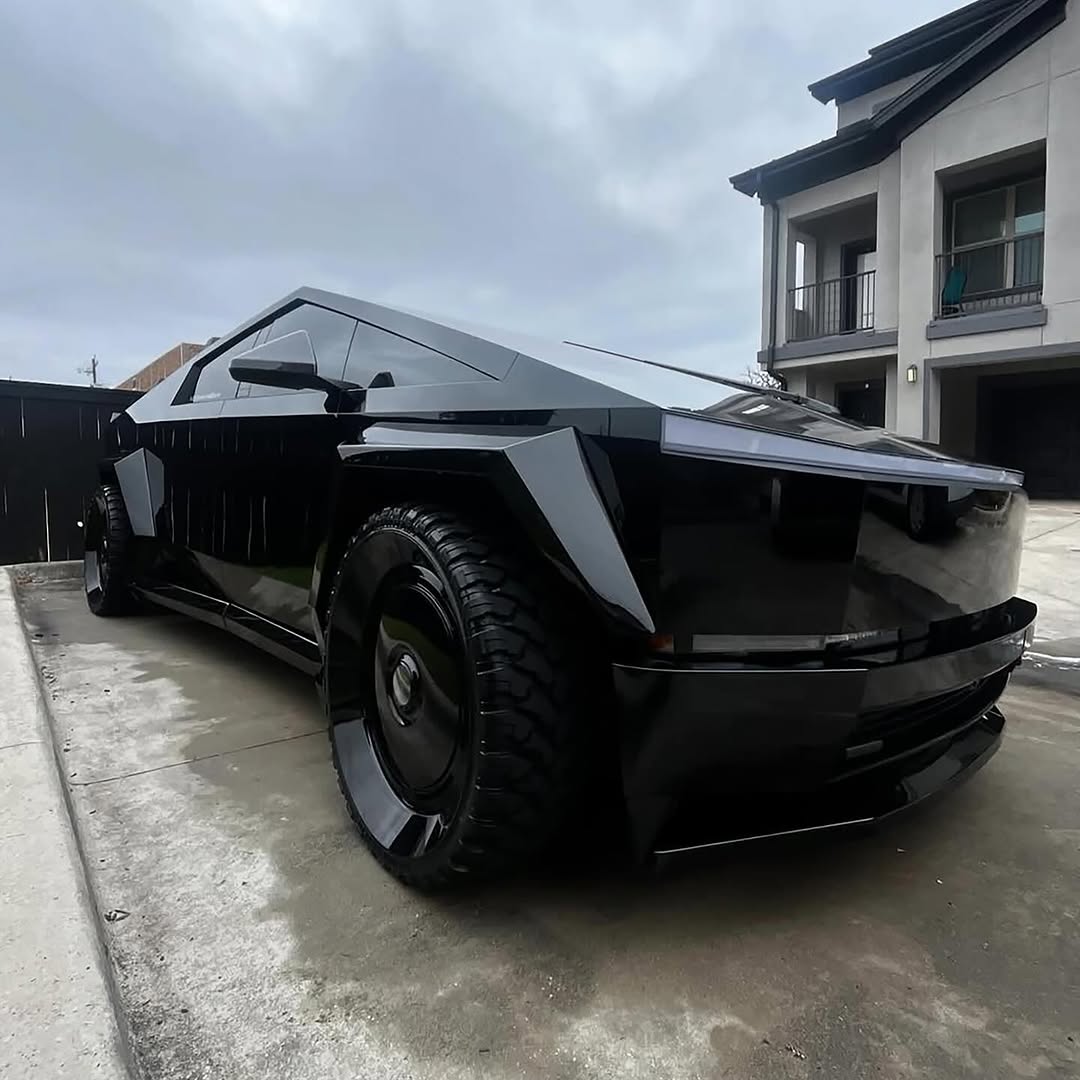 @mr_b.green_＃wIDebody#cybertruck on #forgiato @wheels@wheels1⟫ @forgiato