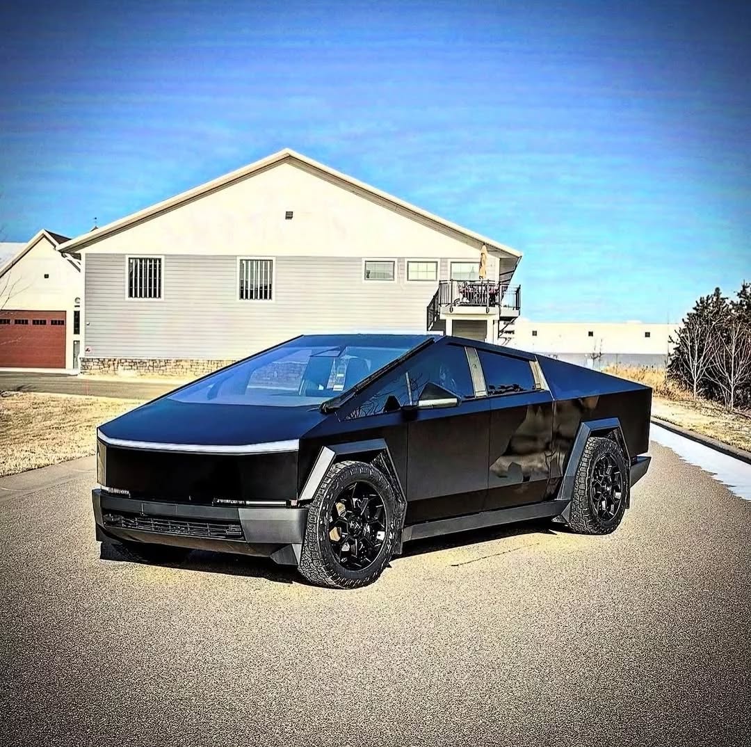 确保您一直滑动到正确 - 最佳角度😍👌 @teslanews247