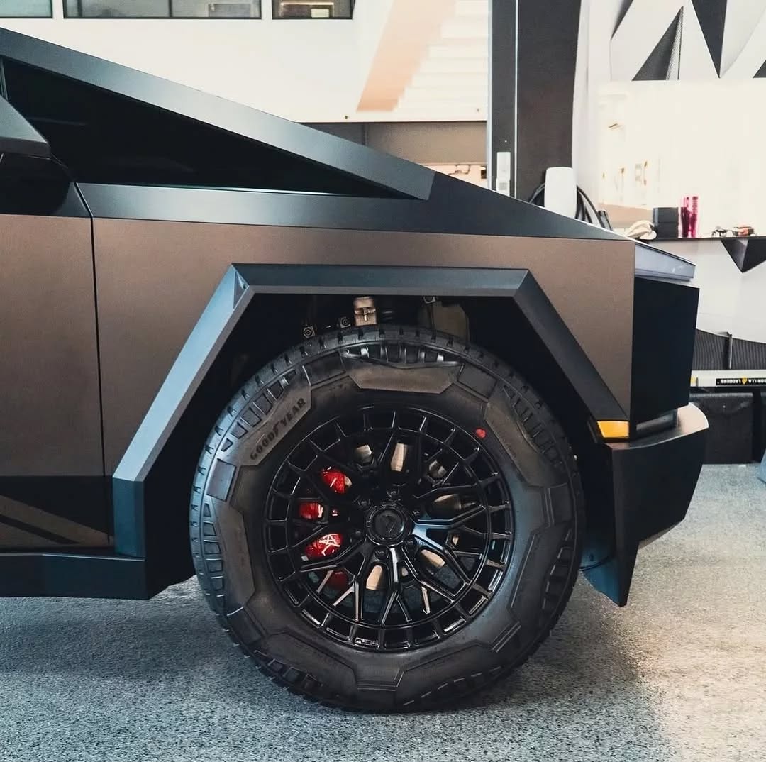 确保您一直滑动到正确 - 最佳角度😍👌 @teslanews247