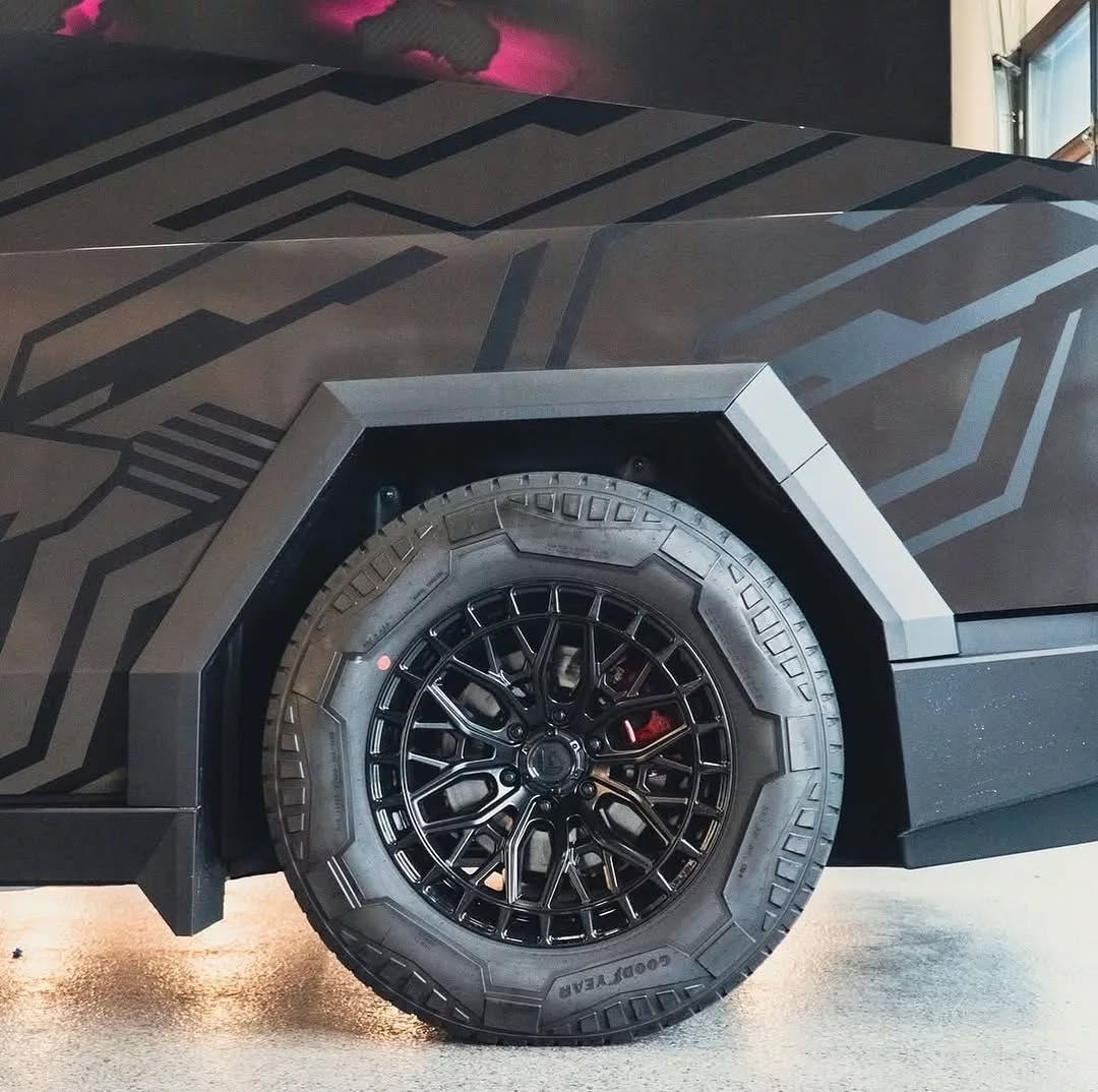 确保您一直滑动到正确 - 最佳角度😍👌 @teslanews247