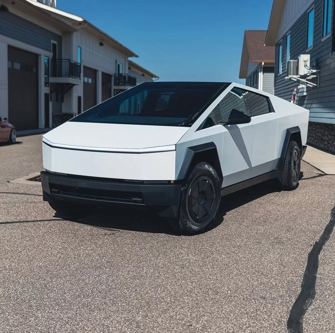 确保您一直滑动到正确 - 最佳角度😍👌 @teslanews247