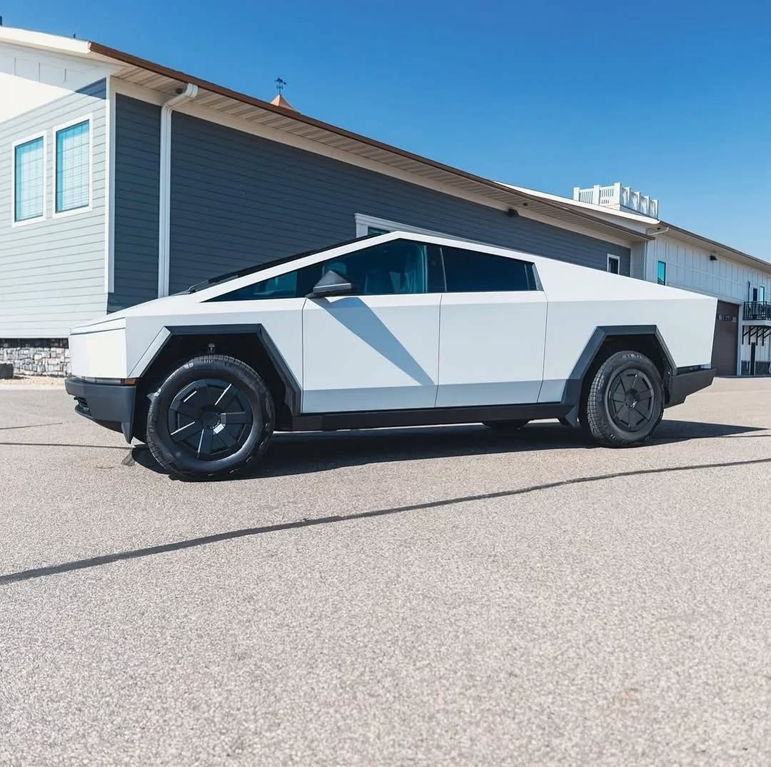 确保您一直滑动到正确 - 最佳角度😍👌 @teslanews247