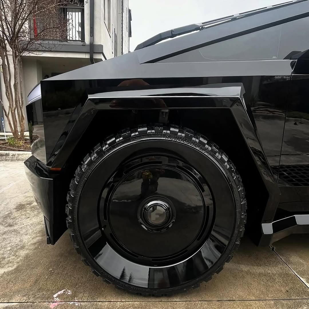 @mr_b.green_＃wIDebody#cybertruck on #forgiato @wheels@wheels1⟫ @forgiato