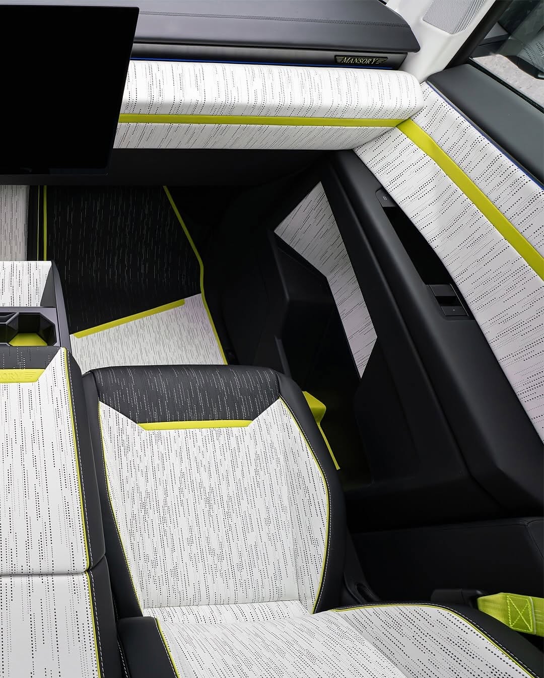 展示新近揭露的豪华塞伯里克！ 

在下面的评论中，让我们heAR您的想法ARE
#tesla #cybertruck #mansory #teslacybertruck #elonmusk #electricvehicle #carswithoutlimits @carswithoutlimits