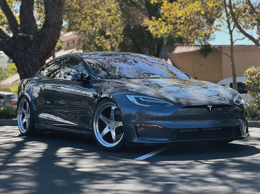 立场星期日 
。
🚗🚗0⟫ 
🏡ca
📸 @modelplusstu@modelplusstudio @teslaclubofamerica