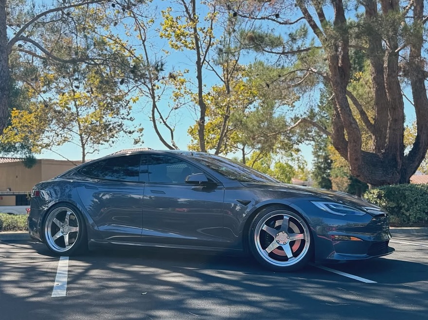 立场星期日 
。
🚗🚗0⟫ 
🏡ca
📸 @modelplusstu@modelplusstudio @teslaclubofamerica