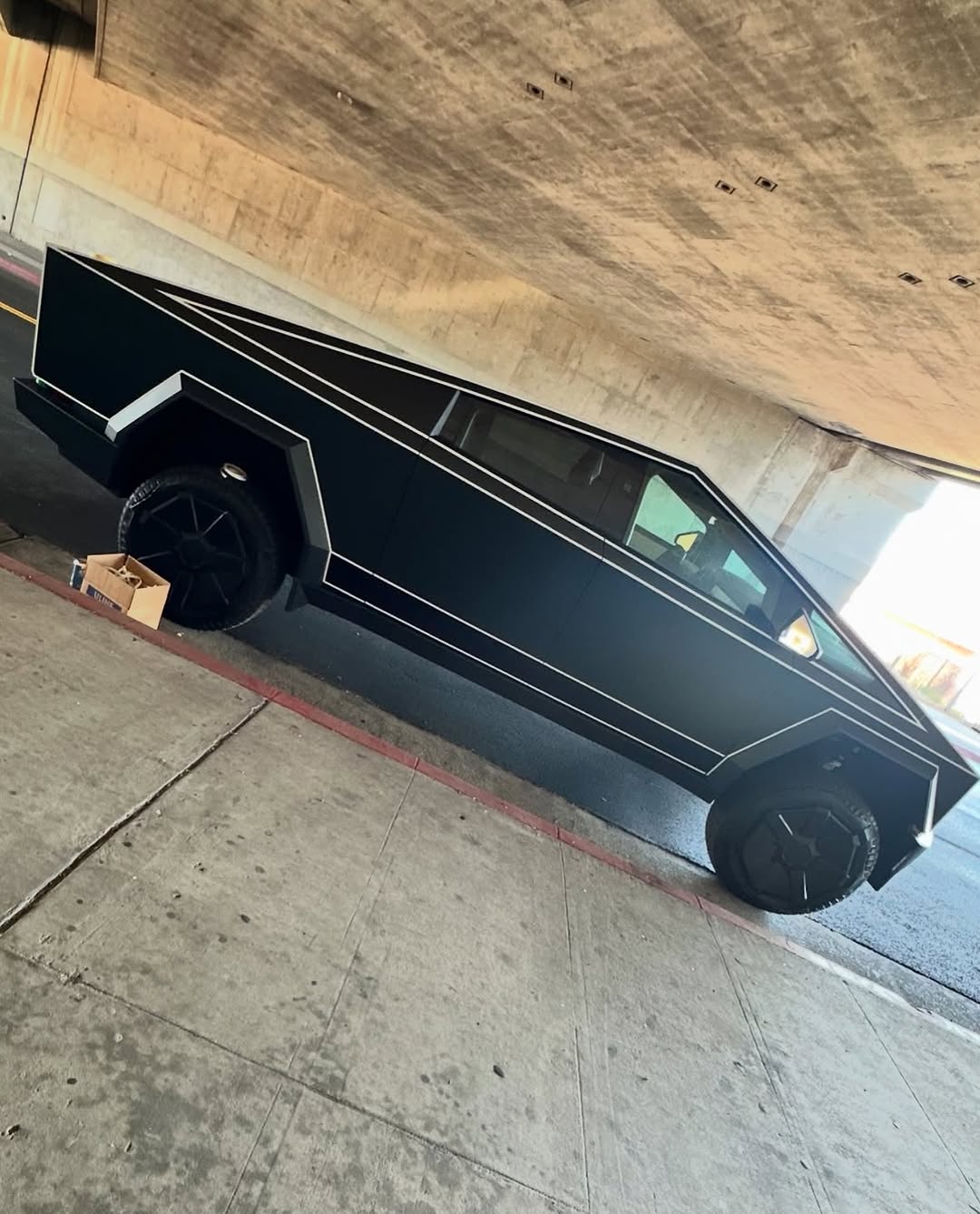 对这种#Tron风格的塞伯拉克的想法？

。
📍📍0⟫ 
🏬ca @teslaclubofamerica