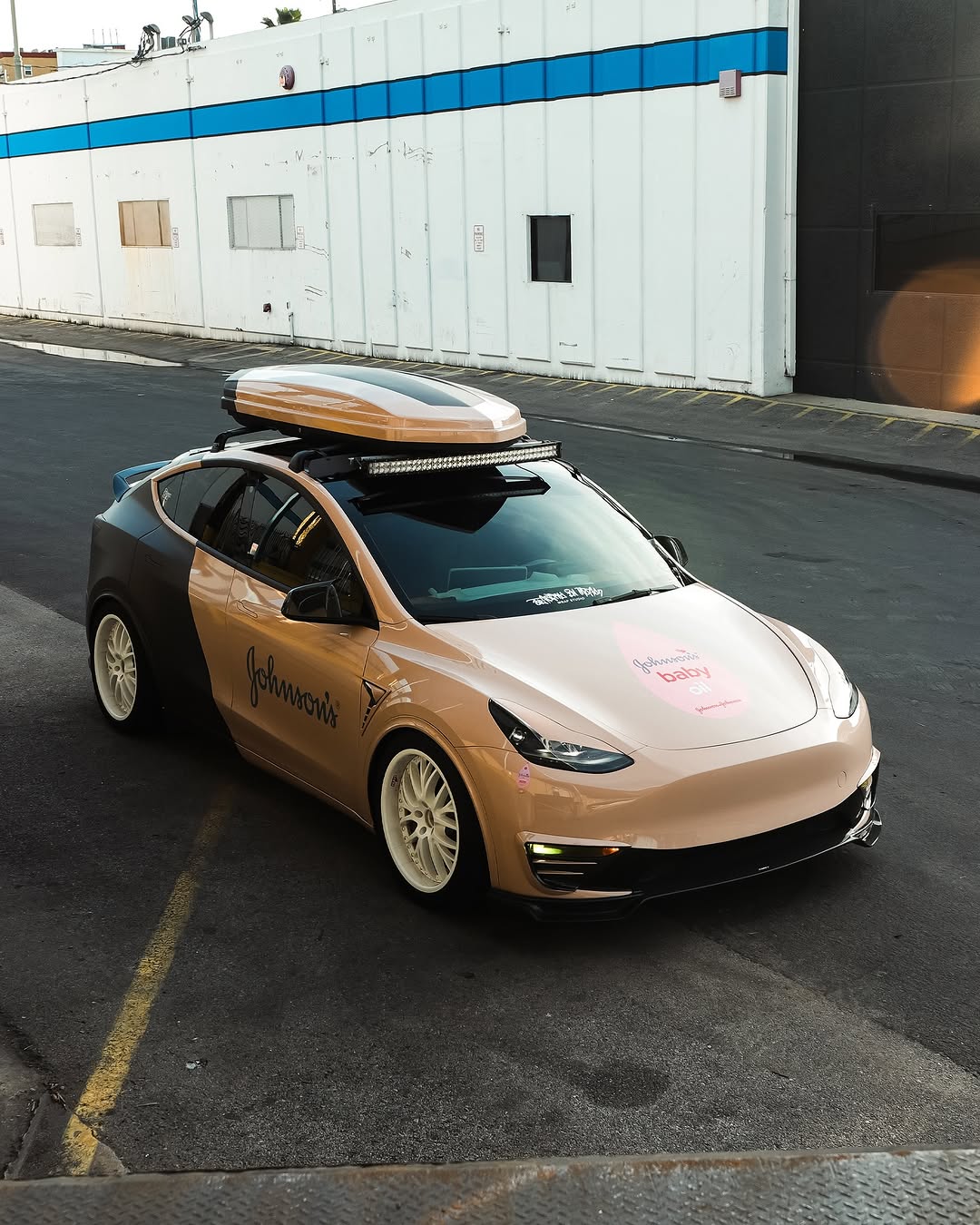 这是一场爆炸，驾驶AR2的tf上油并让每个人都发笑，但是所有美好的事情都必须结束。

这并不意味着trollingsTOPstho tho tho tho tho tho tho sunt for yall，请继续关注🤣

📸：@shotsbyshighguy 
包裹： @AIMwrap 
spo@aimwrapniceWrap_official@nicewrap_official
#tesla #teslamotors #teslamodely #modelyperformance #teslagang #teslalife #evlife #evculture #teslaclubofamerica #teslaclubsocal #elonmusk #cactusjack #carphotography #igcars #wrappedcars #wrapyourcar #AIM #paintisdead #socalcarwrap #wrappedtesla #teslawrap #artistryinmotion @cactustesla