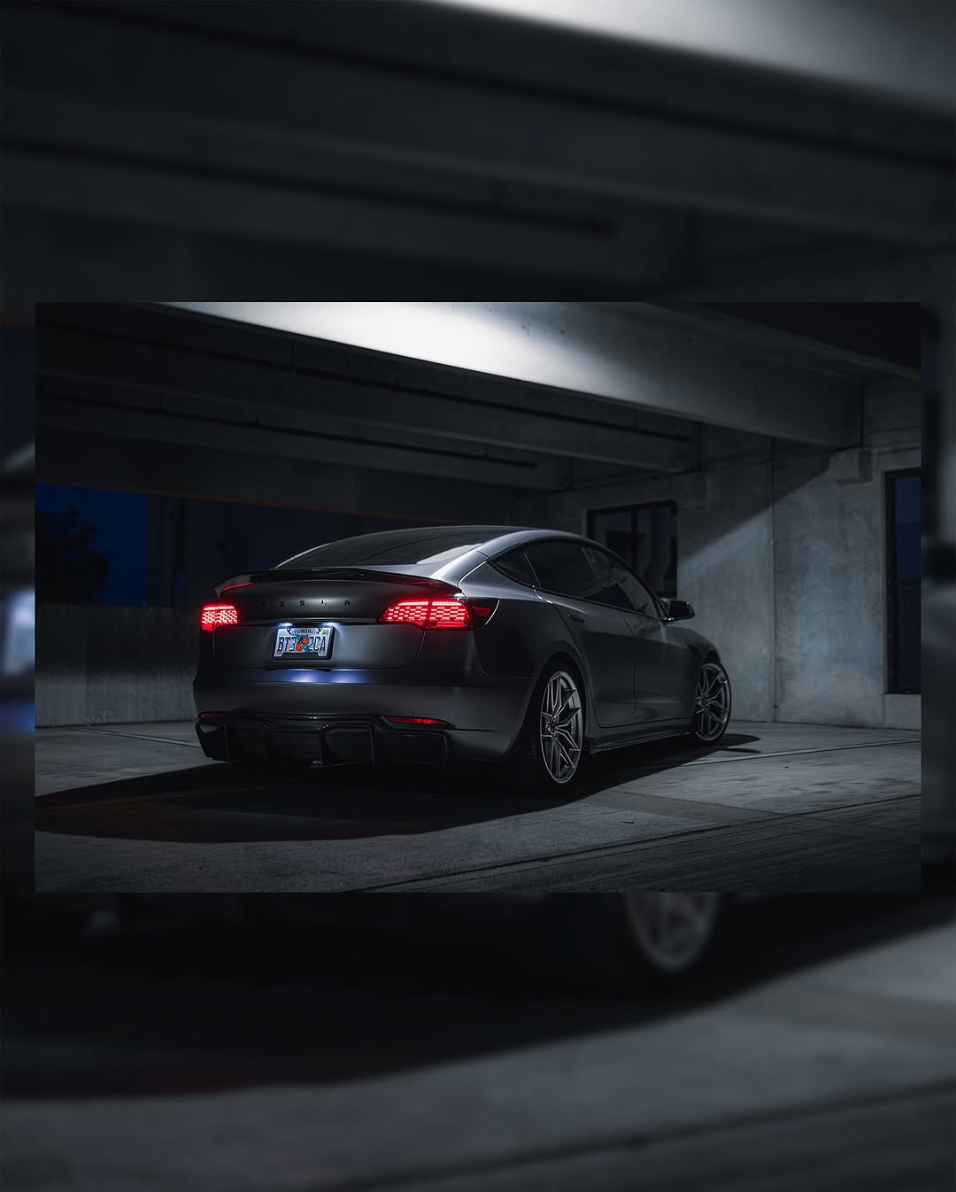 🔵在觉醒之前🔴

mods列表➡️httPS：//linktr.ee/rawthemonster

@sonyalphaA6400 + Sigma 30m F1.4

 - 
 - 
 - 
 -
#tesla #modifiedtesla #teslamotors #photography #teslamodel3 #cars #electriccar #teslalife #teslacars #teslaowner #carsofinstagram #carporn #satin #satindarkgrey #wrap #car #carphotography #sonyalpha #sonya6400 #ocala #florida #robotcraftsman #vorsteiner #hre #hrewheels #sololeveling @rawthemonster_