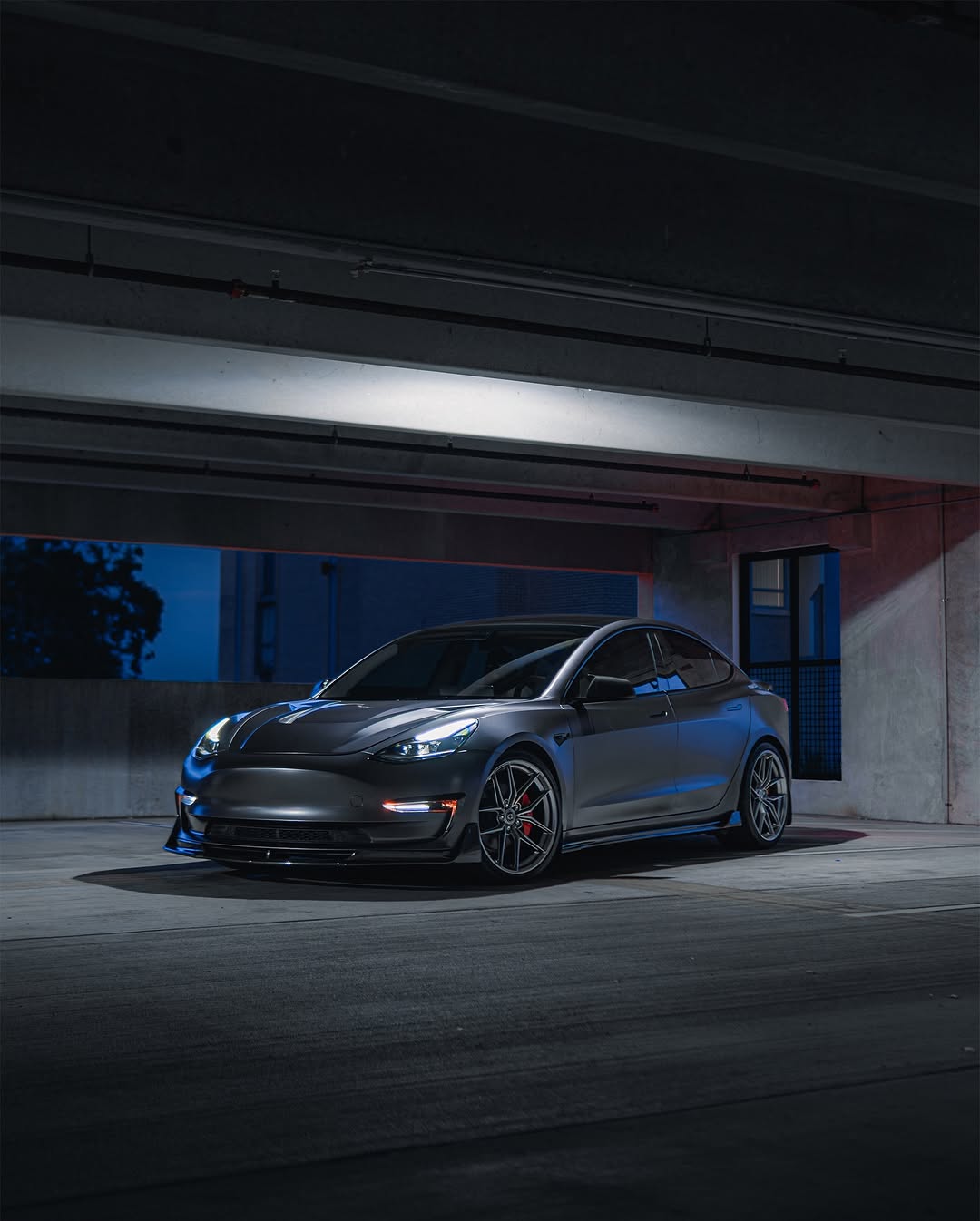 🔵在觉醒之前🔴

mods列表➡️httPS：//linktr.ee/rawthemonster

@sonyalphaA6400 + Sigma 30m F1.4

 - 
 - 
 - 
 -
#tesla #modifiedtesla #teslamotors #photography #teslamodel3 #cars #electriccar #teslalife #teslacars #teslaowner #carsofinstagram #carporn #satin #satindarkgrey #wrap #car #carphotography #sonyalpha #sonya6400 #ocala #florida #robotcraftsman #vorsteiner #hre #hrewheels #sololeveling @rawthemonster_