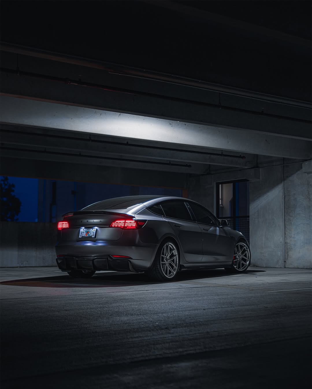 🔵在觉醒之前🔴

mods列表➡️httPS：//linktr.ee/rawthemonster

@sonyalphaA6400 + Sigma 30m F1.4

 - 
 - 
 - 
 -
#tesla #modifiedtesla #teslamotors #photography #teslamodel3 #cars #electriccar #teslalife #teslacars #teslaowner #carsofinstagram #carporn #satin #satindarkgrey #wrap #car #carphotography #sonyalpha #sonya6400 #ocala #florida #robotcraftsman #vorsteiner #hre #hrewheels #sololeveling @rawthemonster_