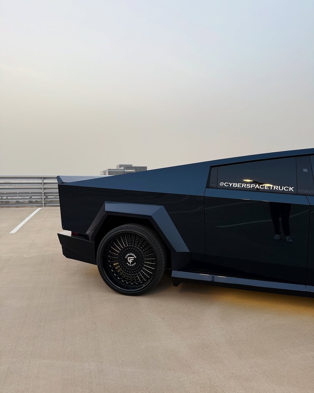 达拉斯沙尘暴闪烁🌆💨
 - 
 - 
 - 
 - 
 -
#cybertruck #fastcar #fastandfurious #miami #losangeles #florida #dallas #texas #chicago #houston #trucks #truckporn #carporn @cyberspacetruck