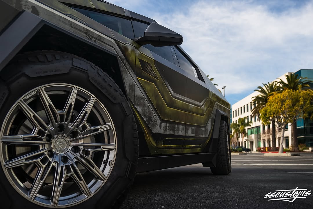 V2 Razorback Cyber​​truck包装套件在这里，它比以往任何时候都更好！ 🚗💥采用了更经过战斗测试的设计，增强的DetAILs和新鲜的Patina Elements，该升级已准备好将您的网络狂欢提升到一个新的水平。想要一些自定义的东西吗？ DM我们用LOGOs或调整来个性化您的包装，以使其成为您的独特之处。立即前往我们的Shopify，立即抓住您的！
•
•
•
___________________________________________
联系信息
（650）562-7034
销售@sscamerica.com 
___________________________________________
razorbackcybertruck #cybertruckwrap #cybertruckdesign #cybertruck #halo #CallofDuty＃vinylwr⟦2Inging#westcoastoriginal #siliconvalley＃sfbay⟦33⟧Ea#vehicleenhancementstudio #sscustudio #sscustom #wraphicdesign＃LIVERydesign#haloreach #halomemes #haloinfinte＃razorbackv2＃razorbackv2＃razorbackversion2 #explore #exploremore #viral #reels #reels＃relonmusk #elonmusk #explorer #explorer #explorer #explorer @sscustoms