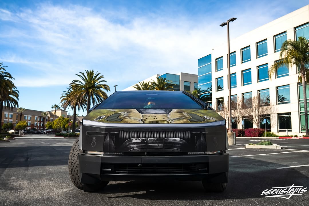 V2 Razorback Cyber​​truck包装套件在这里，它比以往任何时候都更好！ 🚗💥采用了更经过战斗测试的设计，增强的DetAILs和新鲜的Patina Elements，该升级已准备好将您的网络狂欢提升到一个新的水平。想要一些自定义的东西吗？ DM我们用LOGOs或调整来个性化您的包装，以使其成为您的独特之处。立即前往我们的Shopify，立即抓住您的！
•
•
•
___________________________________________
联系信息
（650）562-7034
销售@sscamerica.com 
___________________________________________
razorbackcybertruck #cybertruckwrap #cybertruckdesign #cybertruck #halo #CallofDuty＃vinylwr⟦2Inging#westcoastoriginal #siliconvalley＃sfbay⟦33⟧Ea#vehicleenhancementstudio #sscustudio #sscustom #wraphicdesign＃LIVERydesign#haloreach #halomemes #haloinfinte＃razorbackv2＃razorbackv2＃razorbackversion2 #explore #exploremore #viral #reels #reels＃relonmusk #elonmusk #explorer #explorer #explorer #explorer @sscustoms