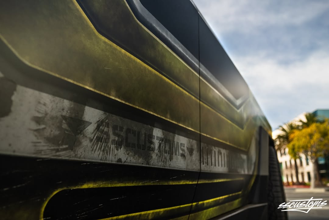 V2 Razorback Cyber​​truck包装套件在这里，它比以往任何时候都更好！ 🚗💥采用了更经过战斗测试的设计，增强的DetAILs和新鲜的Patina Elements，该升级已准备好将您的网络狂欢提升到一个新的水平。想要一些自定义的东西吗？ DM我们用LOGOs或调整来个性化您的包装，以使其成为您的独特之处。立即前往我们的Shopify，立即抓住您的！
•
•
•
___________________________________________
联系信息
（650）562-7034
销售@sscamerica.com 
___________________________________________
razorbackcybertruck #cybertruckwrap #cybertruckdesign #cybertruck #halo #CallofDuty＃vinylwr⟦2Inging#westcoastoriginal #siliconvalley＃sfbay⟦33⟧Ea#vehicleenhancementstudio #sscustudio #sscustom #wraphicdesign＃LIVERydesign#haloreach #halomemes #haloinfinte＃razorbackv2＃razorbackv2＃razorbackversion2 #explore #exploremore #viral #reels #reels＃relonmusk #elonmusk #explorer #explorer #explorer #explorer @sscustoms