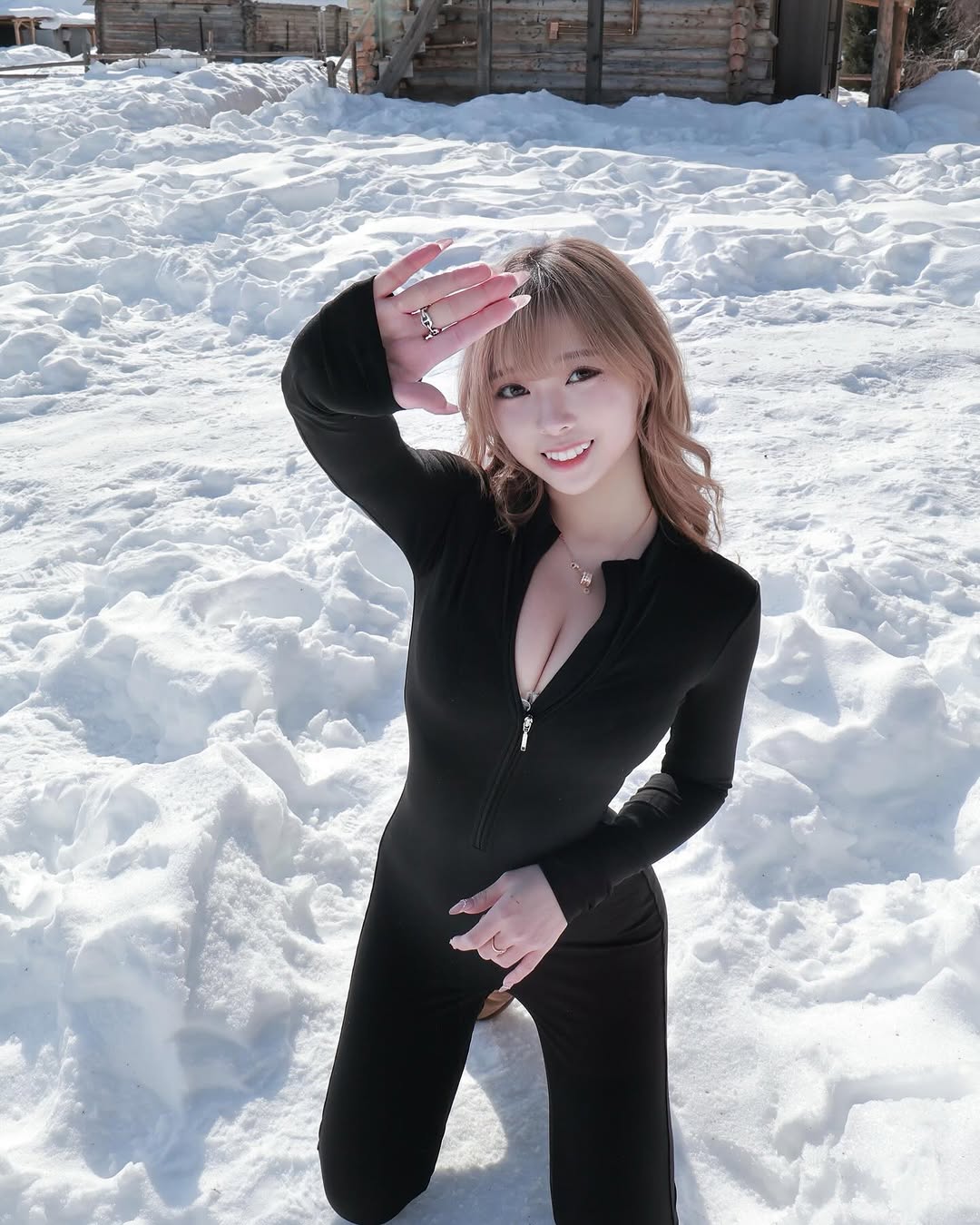 手有点冷可以牵我手吗⛄️🧣 @kimmy_lky