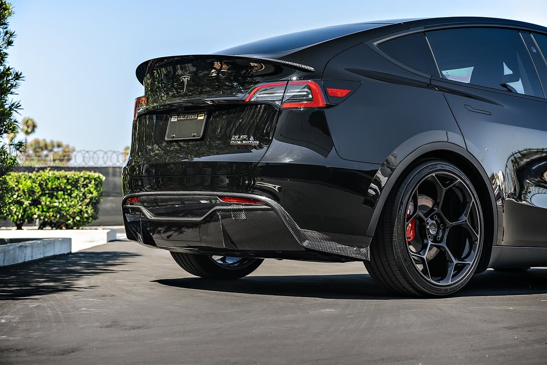 刚拿起第一代型号Y？我们在这里帮助您配备它。从CARBON纤维外部升级到降低弹簧和车轮，所有这些都可以。 @unpluggedperformance