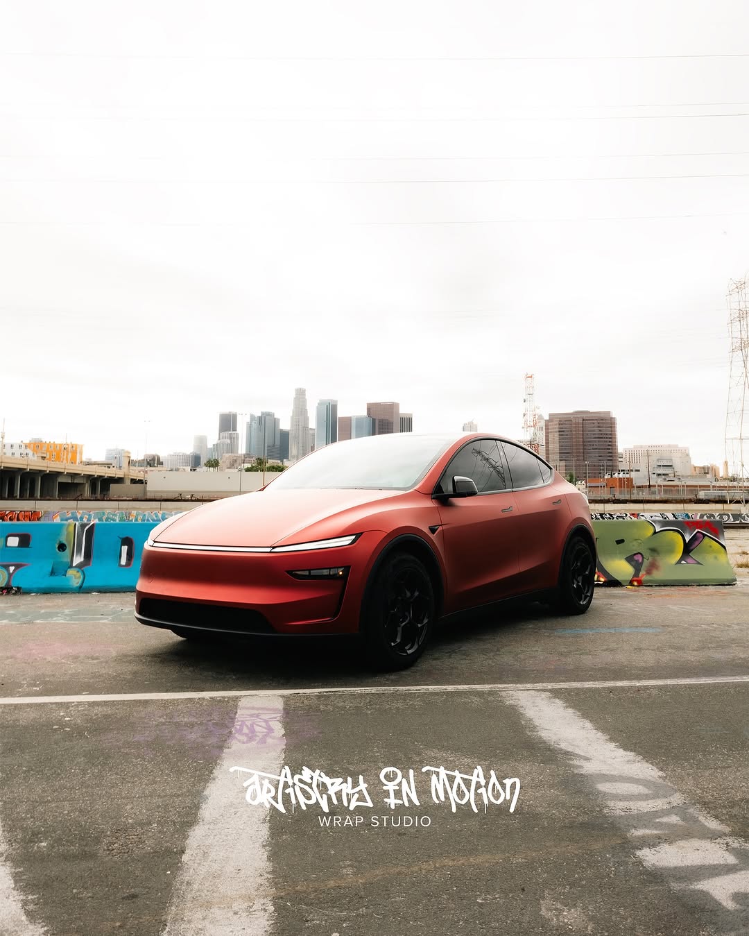 留在红色💋

为Tesla Model Y Juniper Launch Edition提供世界上第一个来自@flexishield的缎面铬红色完整PPF而感到自豪。非常感谢 @denniscw@denniscw_ytflexishieldteam信任我的过程。 

📸：@shotsbyshighguy 
@shotsbyshighguy世界：@denniscw_yt @aimwrap
•
•
•@denniscw_yt
#tesla #teslamodely #modelyjuniper #juniper #teslamotors #teslamemes #elon #flexishield #carphotography #red #wholelottared #newcar #ppf #ppfinstallation #ppffilm @aimwrap