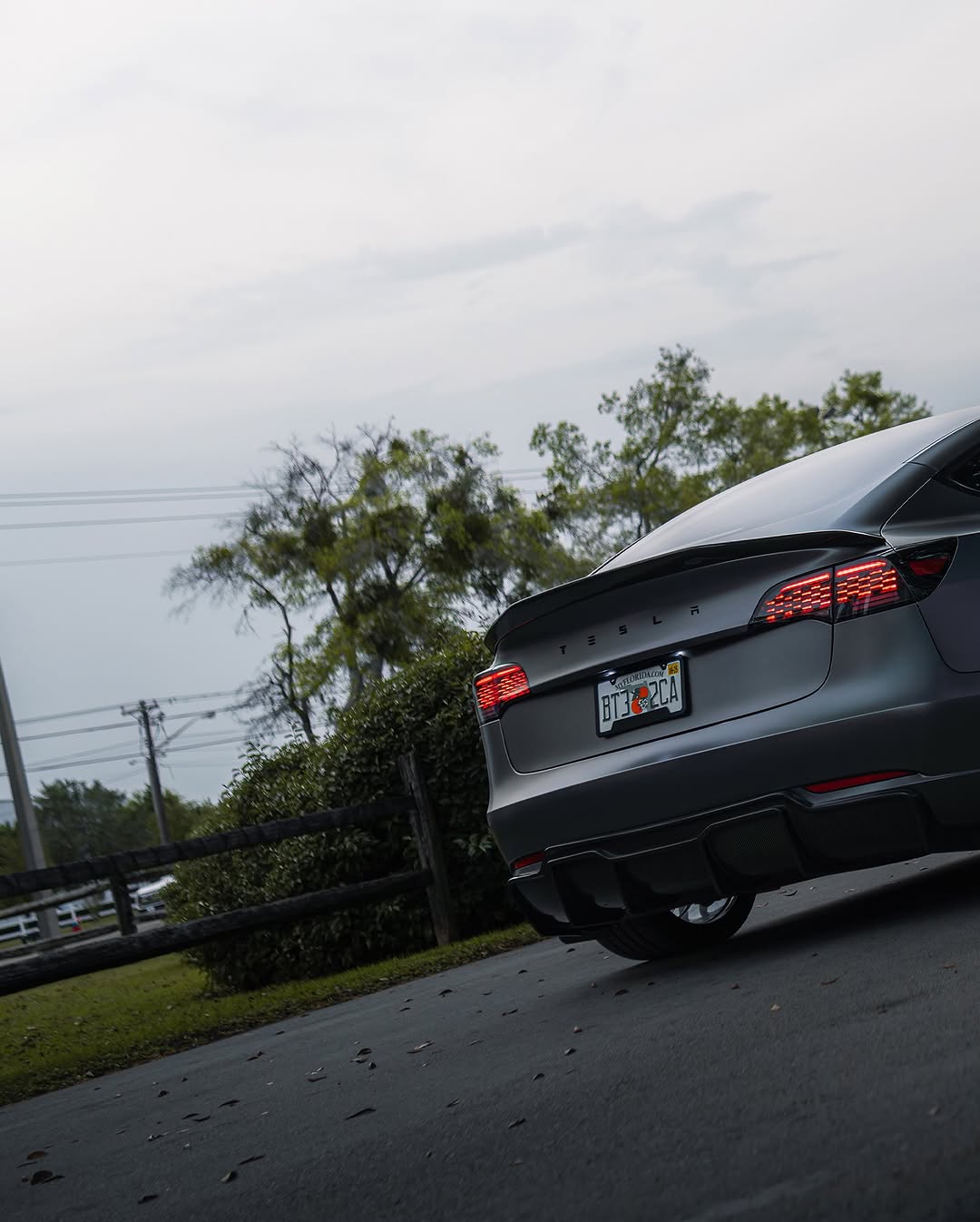 缎面结束。原始意图。

@sonyalphaA6400 + Sigma 30m F1.4

 - 
 - 
 - 
 -
#tesla #modifiedtesla #teslamotors #photography #teslamodel3 #cars #electriccar #teslalife #teslacars #teslaowner #carsofinstagram #carporn #satin #satindarkgrey #wrap #car #carphotography #sonyalpha #sonya6400 #ocala #florida @rawthemonster_