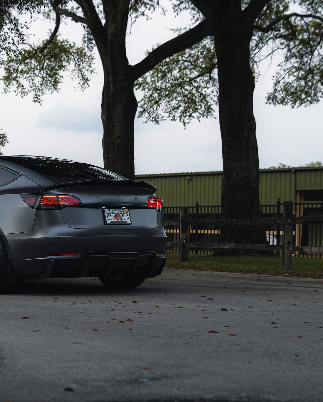 缎面结束。原始意图。

@sonyalphaA6400 + Sigma 30m F1.4

 - 
 - 
 - 
 -
#tesla #modifiedtesla #teslamotors #photography #teslamodel3 #cars #electriccar #teslalife #teslacars #teslaowner #carsofinstagram #carporn #satin #satindarkgrey #wrap #car #carphotography #sonyalpha #sonya6400 #ocala #florida @rawthemonster_