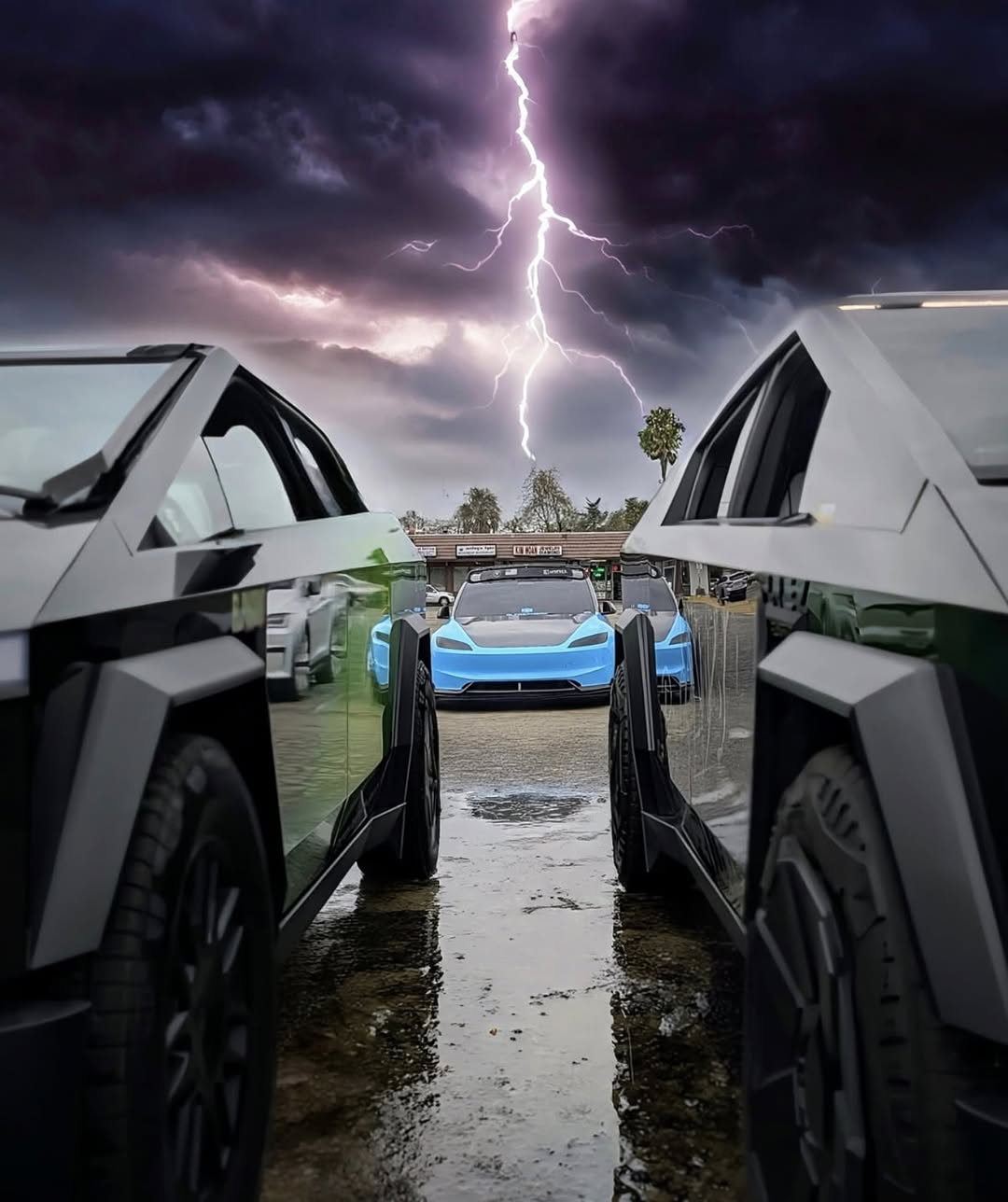 electric ⚡️ 

#cybertruck #teampixel #lightening #gloomy #cloudy #wrappedcars #wrappedtrucks #explor