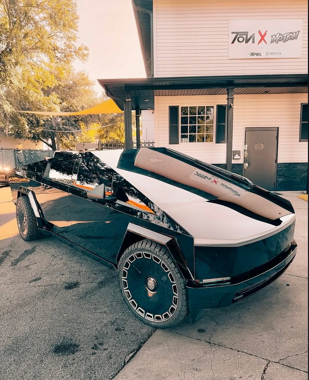 高光泽黑色塞伯特式🔥🔥🔥🔥

<关注我们所有塞伯特式内容>
#CyberTruck #TeslaCyberTruck #Tesla #CyberTruckOnly #EV #BEV #PickUpTruck #Truck @motionautostudio @teslacybert