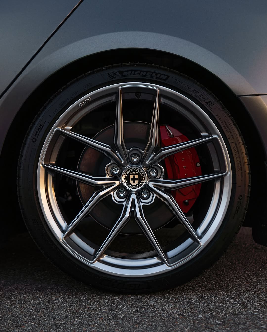 当您的车轮说的远远超出引擎 

@sonyalphaA6400 + Sigma 30m F1.4

 - 
 - 
 - 
 -
#tesla #modifiedtesla #teslamotors #photography #teslamodel3 #cars #electriccar #teslalife #teslacars #teslaowner #carsofinstagram #carporn #satin #satindarkgrey #wrap #car #carphotography #sonyalpha #sonya6400 #ocala #florida @rawthemonster_