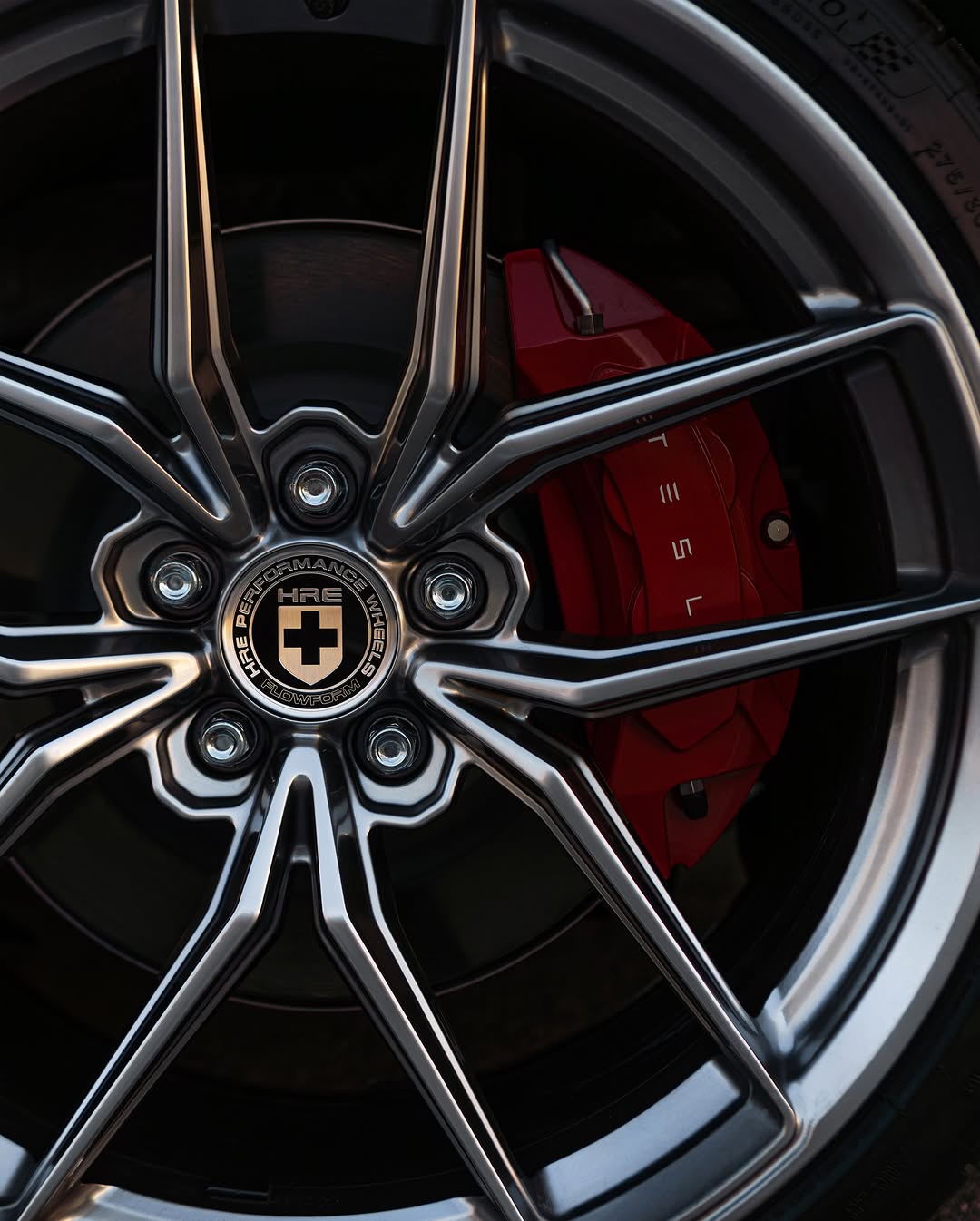 当您的车轮说的远远超出引擎 

@sonyalphaA6400 + Sigma 30m F1.4

 - 
 - 
 - 
 -
#tesla #modifiedtesla #teslamotors #photography #teslamodel3 #cars #electriccar #teslalife #teslacars #teslaowner #carsofinstagram #carporn #satin #satindarkgrey #wrap #car #carphotography #sonyalpha #sonya6400 #ocala #florida @rawthemonster_