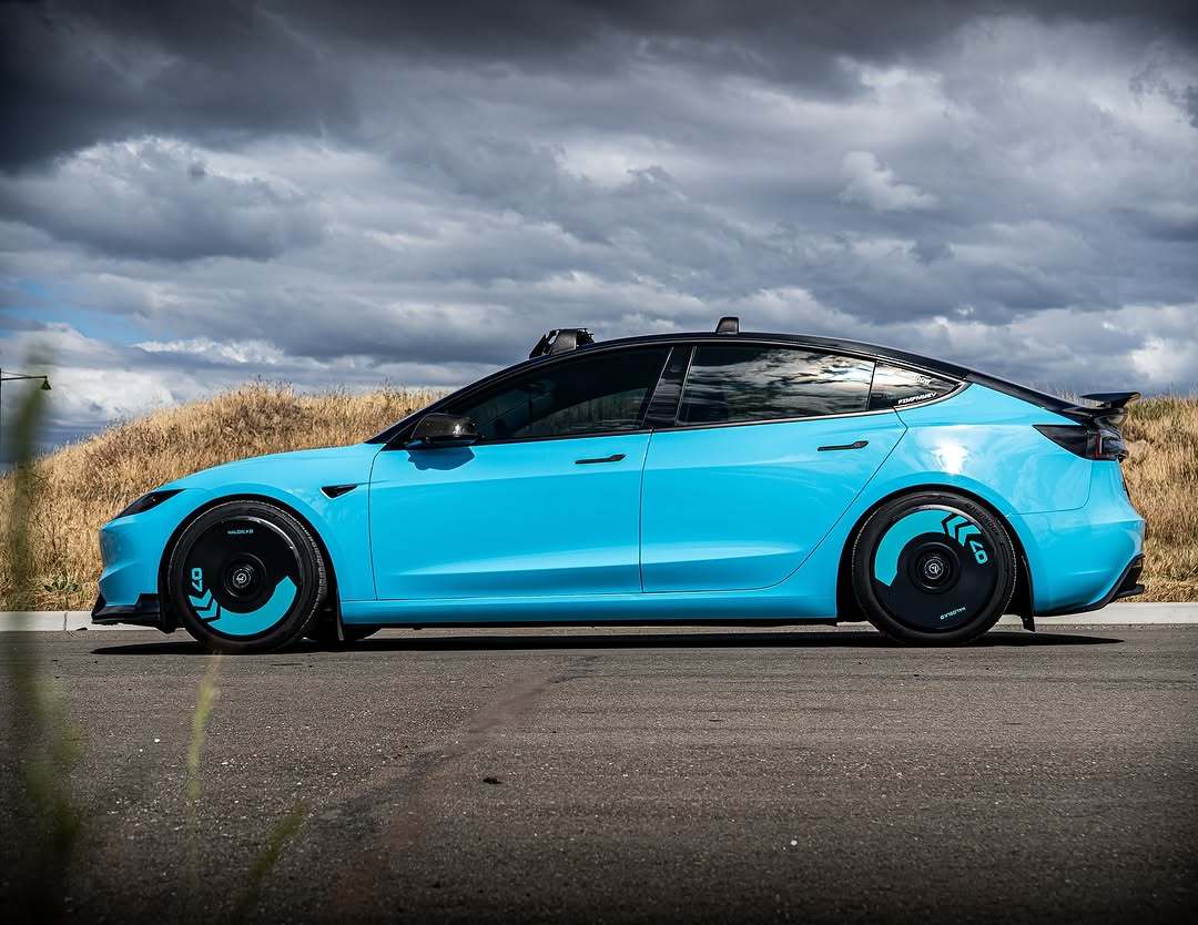 别理他们 🙅♂️ #explorepage #fyp #trending #photography #sonyphotography #sonyphotogallery #loweredtesla #modified #wrappedcars #teslamodel3highland #teslaowner #punjabi @tesla.mann_