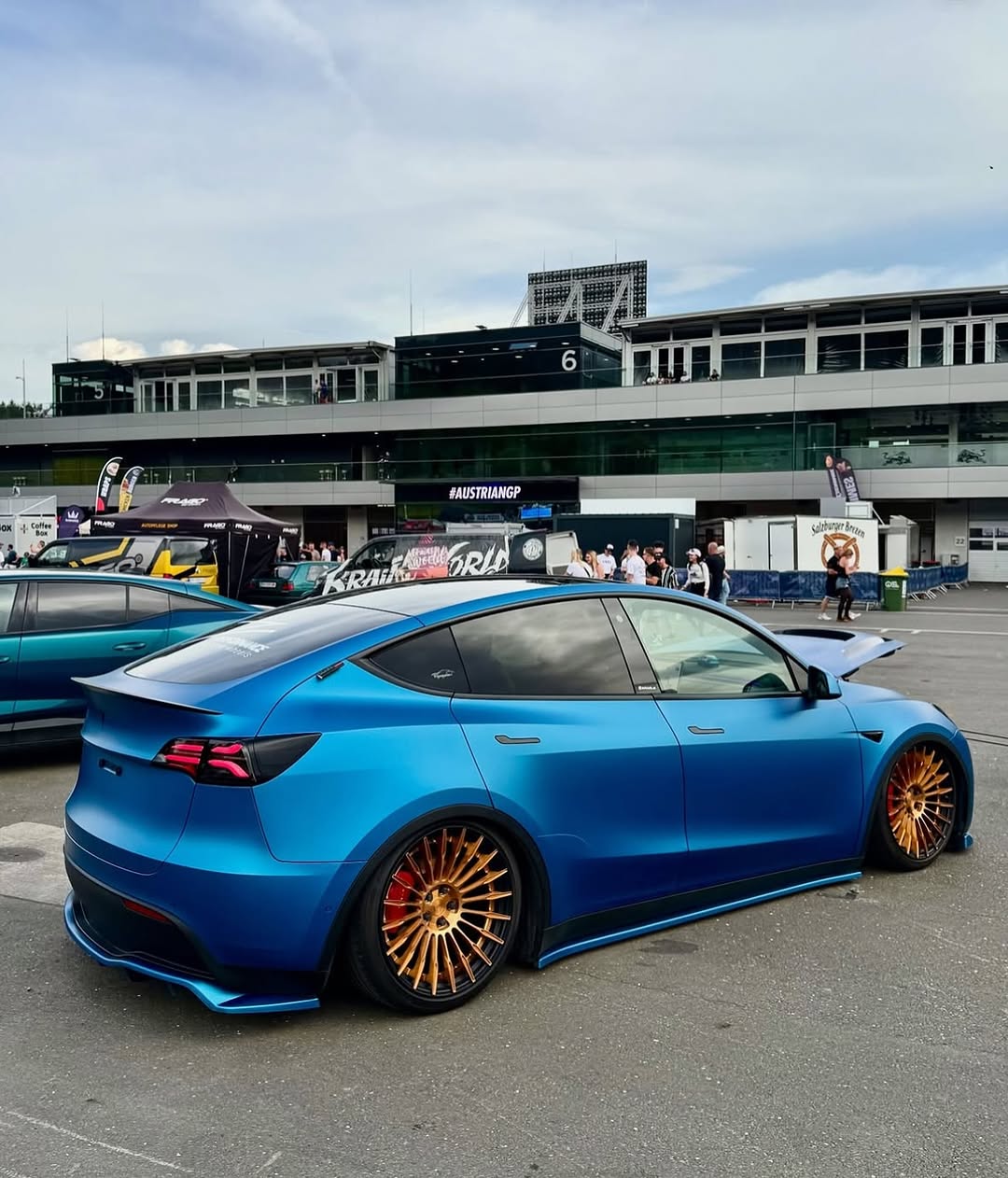 立场周日 🚗 @tom19_myp 🏡 在 @teslaclubofamerica