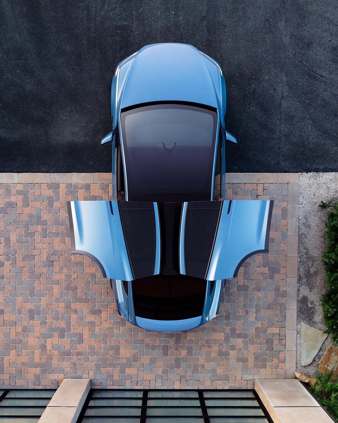 Model S 和 Model X 现在更棒了——今天在美国推出 🇺🇸 亮点: – 冰霜蓝车漆颜色 – 最长续航里程可达 410 英里(Model S 长续航版——我们迄今为止续航最长的特斯拉) – 更安静的内部环境:更少的风噪和路面噪音,主动降噪效果更佳 – 新轮毂设计与改进的空气动力学 = 更长续航 – 前脸摄像头,提升视野 – 动态氛围灯,在进入车辆时会在仪表板和车门上呈现独特的动画效果 – 新的衬套和悬挂设计带来更平稳的驾驶体验 – 自适应驾驶光束 – Model S Plaid 的全新外观设计,优化了高速稳定性 – 第三排乘客和行李空间更大(Model X) @teslamotors