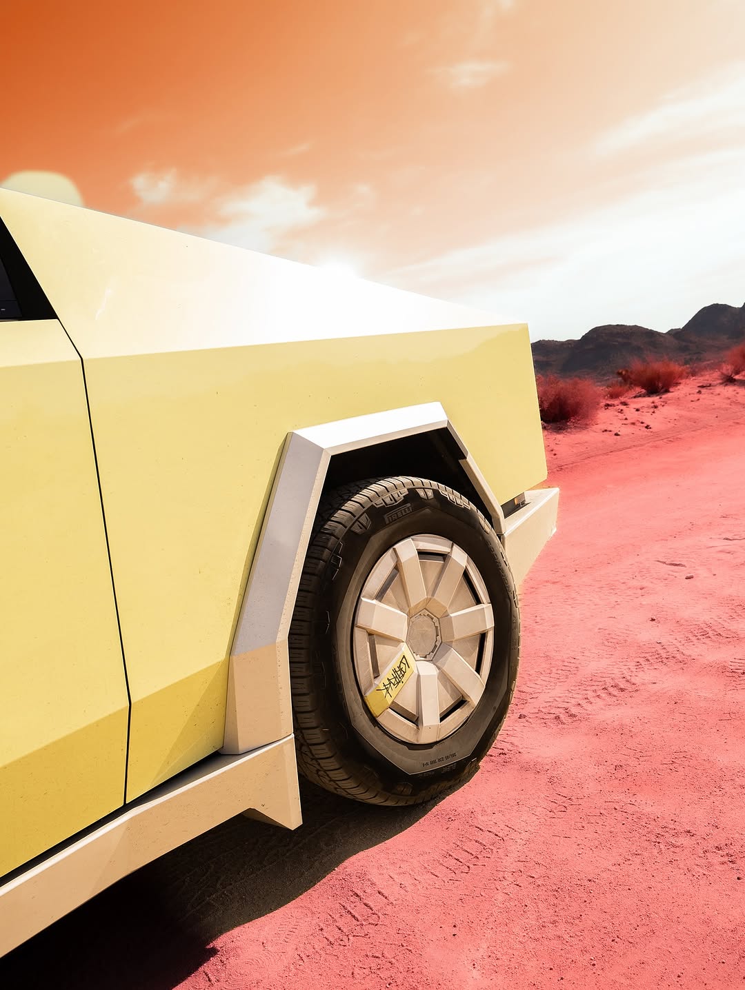 抱歉我失联了，我在火星上迷路了 😆🚀 📸 : @shotsbyshighguy 赞助 : @nicewrap_official • • • • • #tesla #tesla电机 #tesla生活 #tesla赛博卡车 #cybertruck #cybertruck包膜 #mars #nasa #spacex #spacex发射 @spycytruck