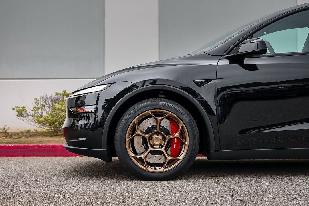 绝对制动功率 🛞 19英寸 UP FORGED UP-05 磨砂黄铜色 UP 六活塞大刹车套件（前轮）适用于 Model 3 和 Y 2017+ 型号 完美轮毂与大刹车套件组合，仅限@unpluggedperformance @unpluggedperformance