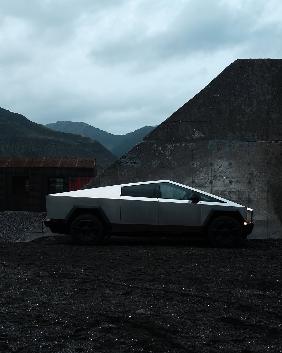 进退两难 @teslamotors