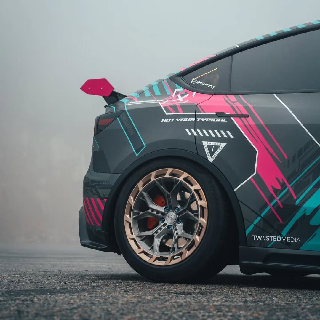 烟花后的景象 🚗 @theblackstaffe @spaceman.y 🏡 BC @teslaclubofamerica