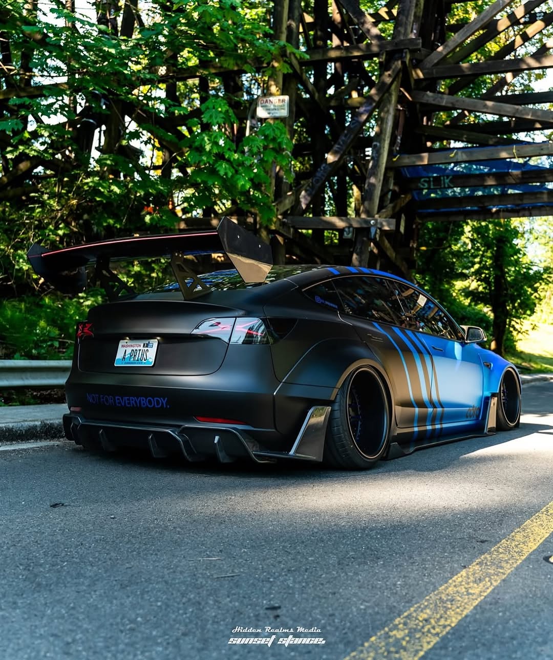 翼翼三明治 🚗 @m3_titanium 🏡 WA 📸 @hidden_realms_media @teslaclubofamerica
