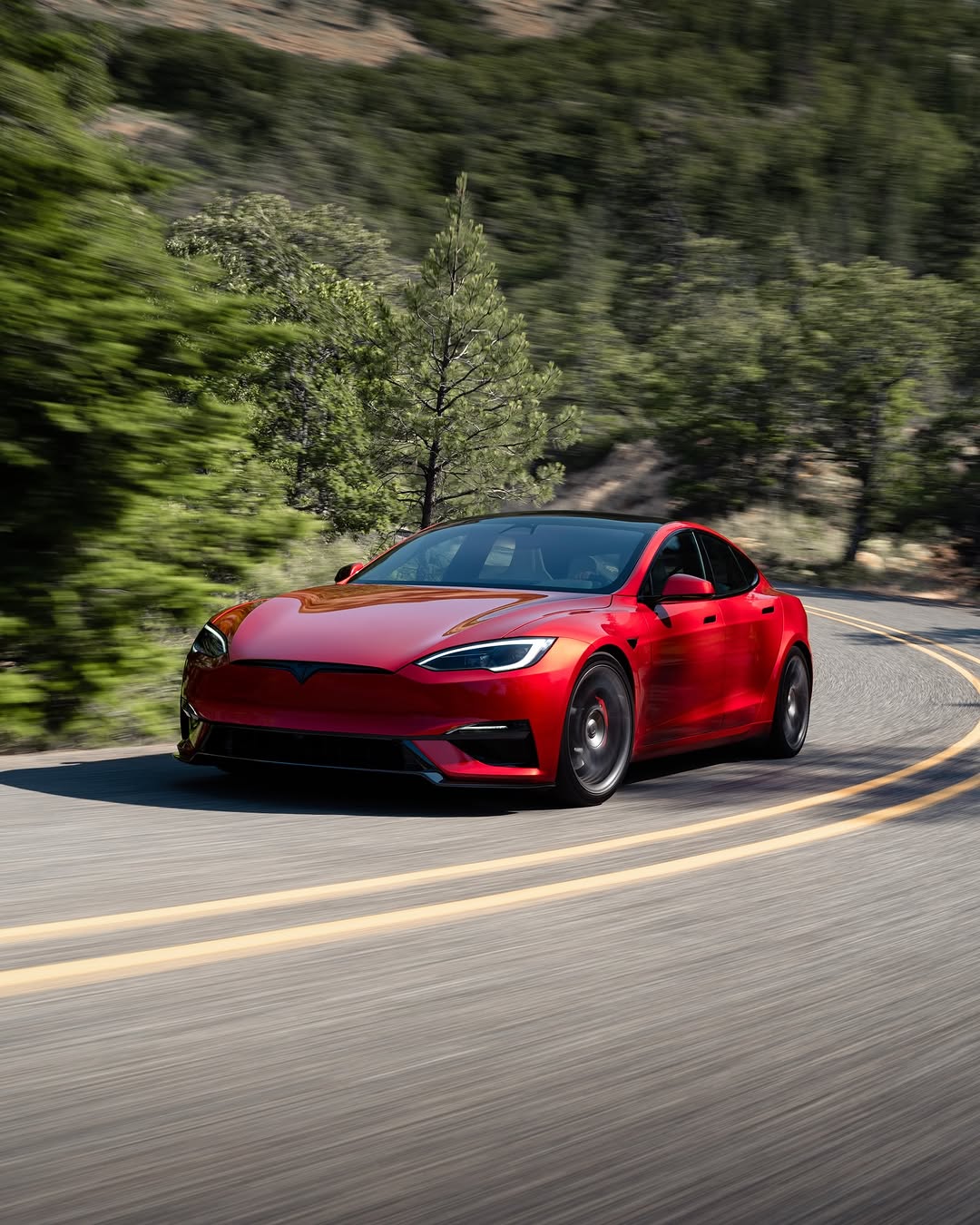 卡闪电 @teslamotors