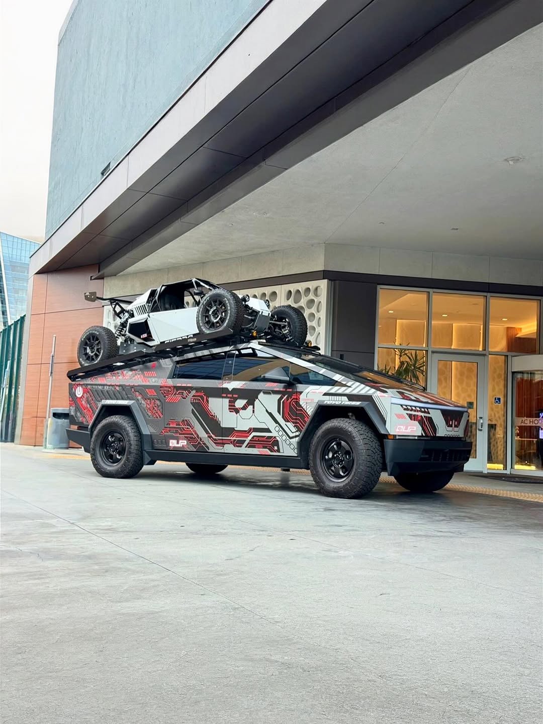 我只是想和朋友们一起去干些街头混混的活动。 @fromwhereicharge