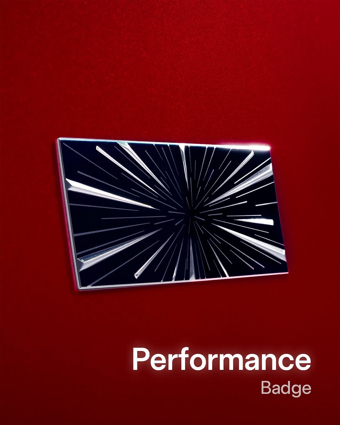 新款Model Y Performance现已在美国上市 – 0-60英里/小时加速时间为3.3秒 – 最高时速155英里/小时 – 续航里程306英里 亮点 – 新款前/后保险杠及碳纤维尾翼，提升空气动力学性能 – 运动型碳纤维尾翼=增加下压力，减少阻力 – 新款21英寸蜘蛛轮毂+轮胎，采用错位安装以提升抓地力和操控性 – 自适应阻尼可调整操控和悬挂，带来平稳稳定的驾驶体验 – 新增驱动模式，提供更强的高速驾驶控制能力 – 由于采用高密度电池单元，充电容量有所增加 – 更安静的车厢，配备高级隔音材料和隔音玻璃 – 前排运动座椅带加热/通风功能，后排座椅带加热、打孔设计及电动调节功能 – 更大的16英寸高清触摸屏 此外，还增加了支撑垫和侧边靠垫，在转弯时能更好地固定您在座椅上，以及电动大腿垫延伸装置，提供额外舒适性 当您玩够了，FSD监督模式将带您回家 @teslamotors