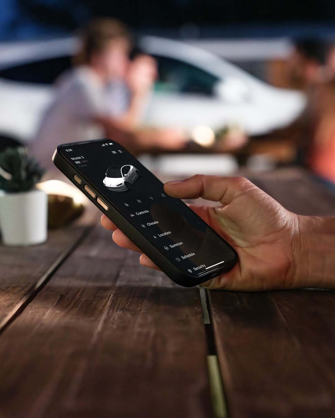 Model Y标准版和Model 3标准版——我们最实惠的车型 超低拥有成本,专为安全设计,并配备您喜爱的所有特斯拉功能 – 续航里程达321英里 – 极高的效率,带您去更远的地方并为您节省费用 – 维护需求极少 – 在您的主动监督下可实现自动驾驶 包含以下内容: – 15.4英寸中央触摸屏上的娱乐功能(Tesla Theater支持流媒体平台,Tesla Arcade支持视频游戏) – 集成@Grok人工智能 – 方便与安全功能(哨兵模式/狗模式/露营模式,行程规划器,座舱过热保护) – Tesla应用(手机钥匙,预调节,哨兵实时摄像头视图等) – 加热前排座椅——双色调,配有织物和植物皮革材质 + 加热方向盘 – 全球70,000多个超级充电站的访问权限 ……还有更多。在Tesla.com上查看全部内容 @teslamotors