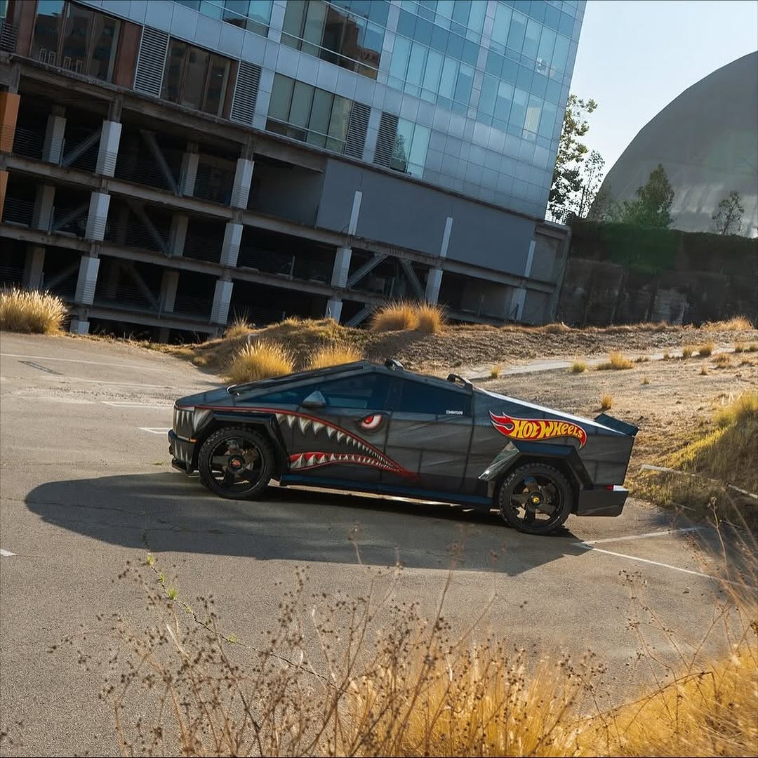 #CyberTruck在 #Forgiato @wheels 由 @westcoastcustoms @forgiato