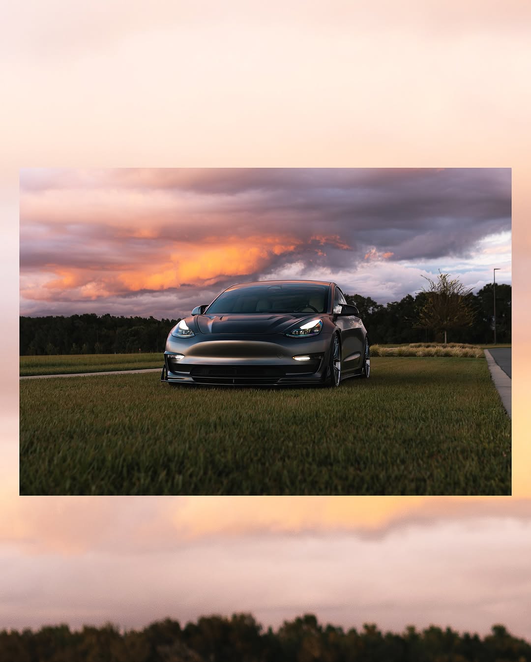 丝绸上的日落。 @sonyalpha a6400 + Sigma 30m F1.4 - - - - #tesla #modifiedtesla #tesla电机 #photography #teslamodel3 #cars #electriccar #tesla生活 #tesla汽车 #tesla车主 #carsofinstagram #carporn #satin #satin深灰色 #wrap #car #car摄影 #sonyalpha #sonya6400 #ocala #florida @rawthemonster_