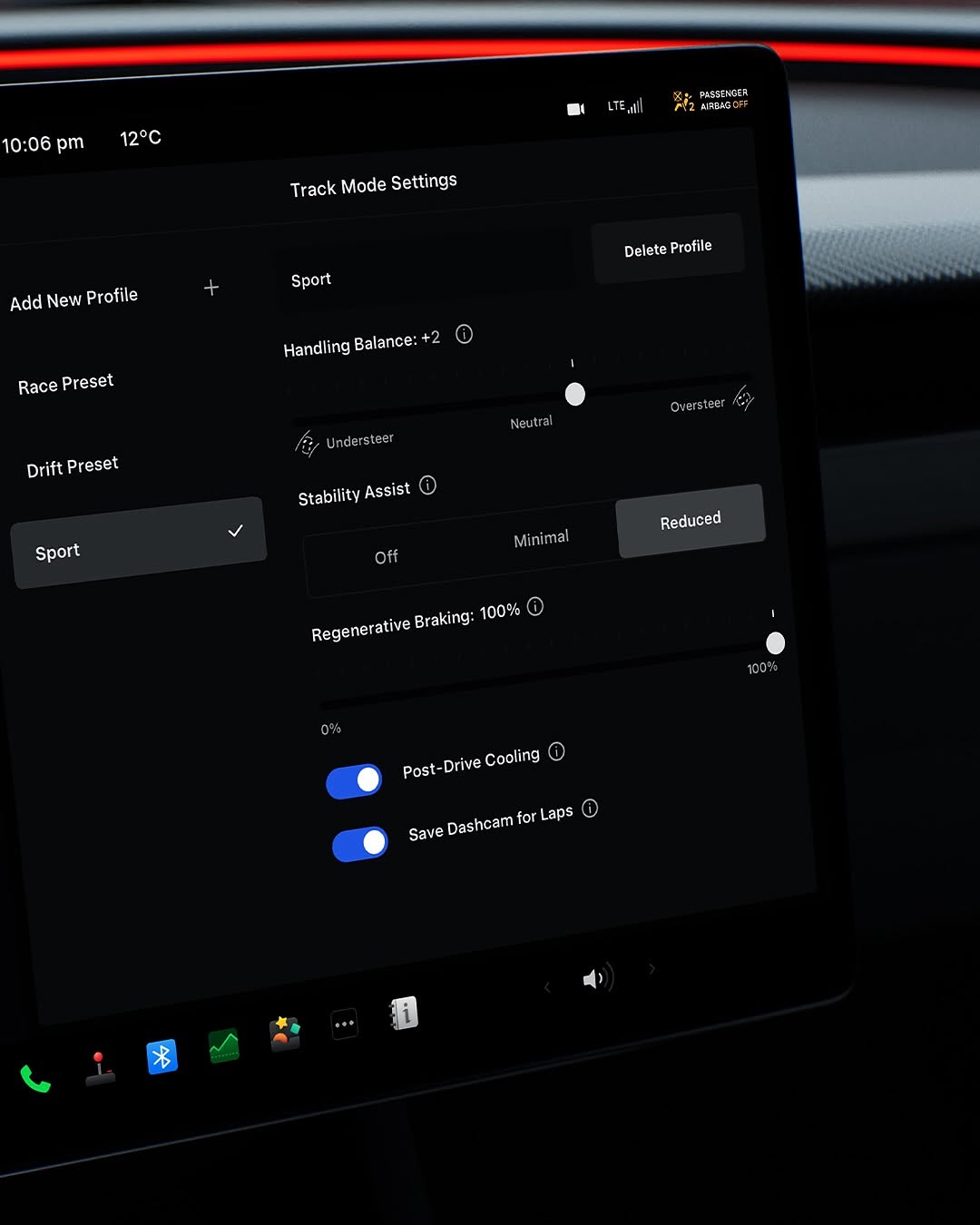 新Model 3 Performance的赛道模式让您完全掌控赛车动态 由于动力传动系统和自适应阻尼器中的全新控制和校准，它现在对赛道上的输入响应更加精确。 @teslamotors